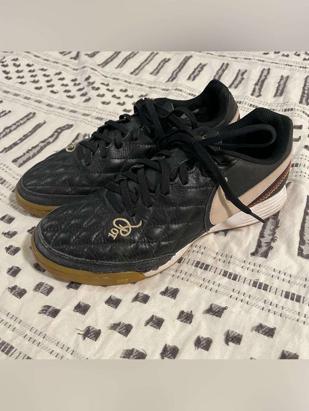 Nike Lunar Legend 7 Pro 10R IC Ronaldinho Sneakers Black Gold Women’s 6.5